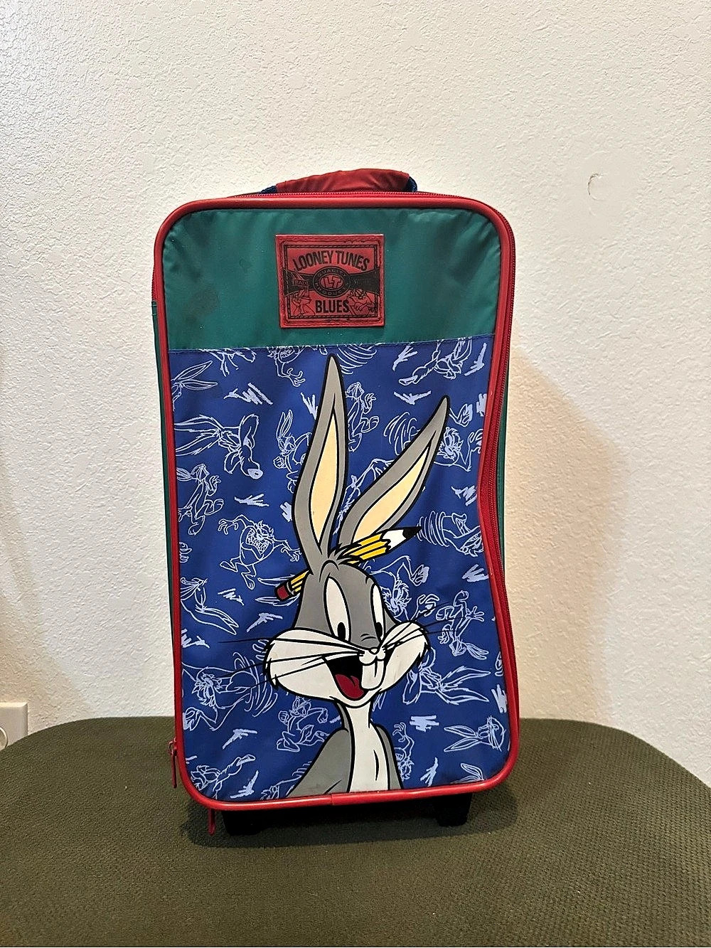 VTG 1990’s Looney Tunes Blues Rolling Suitcase Luggage Warner Bros Y2K
